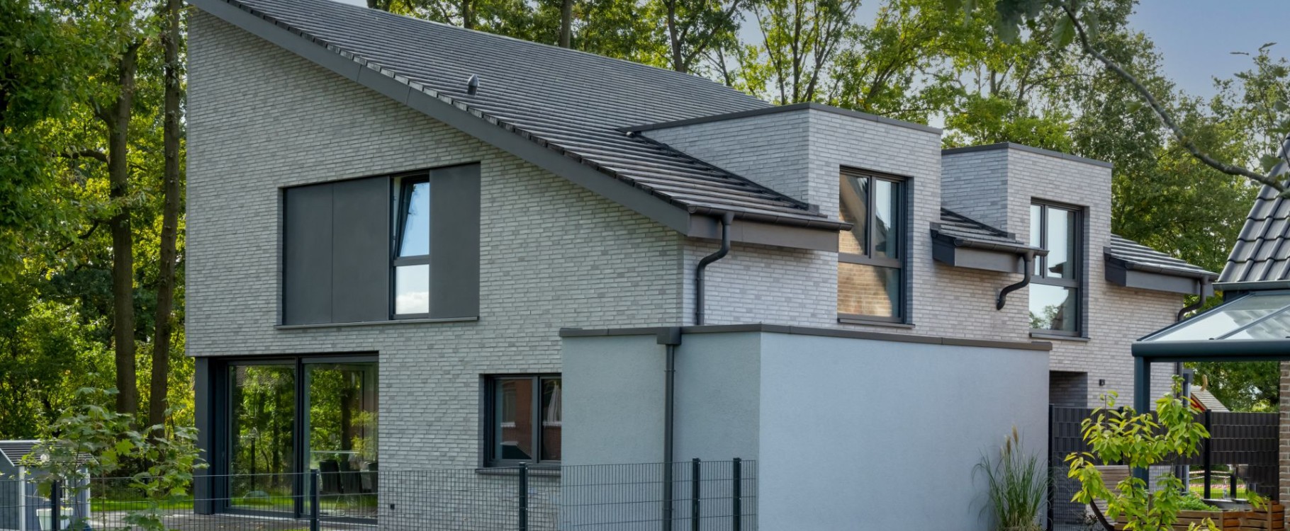 tk210930105-2ae28947